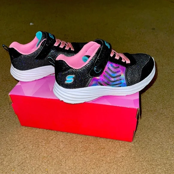 🎆 Sketcher’s light up sneakers 🎇 - Picture 5 of 10